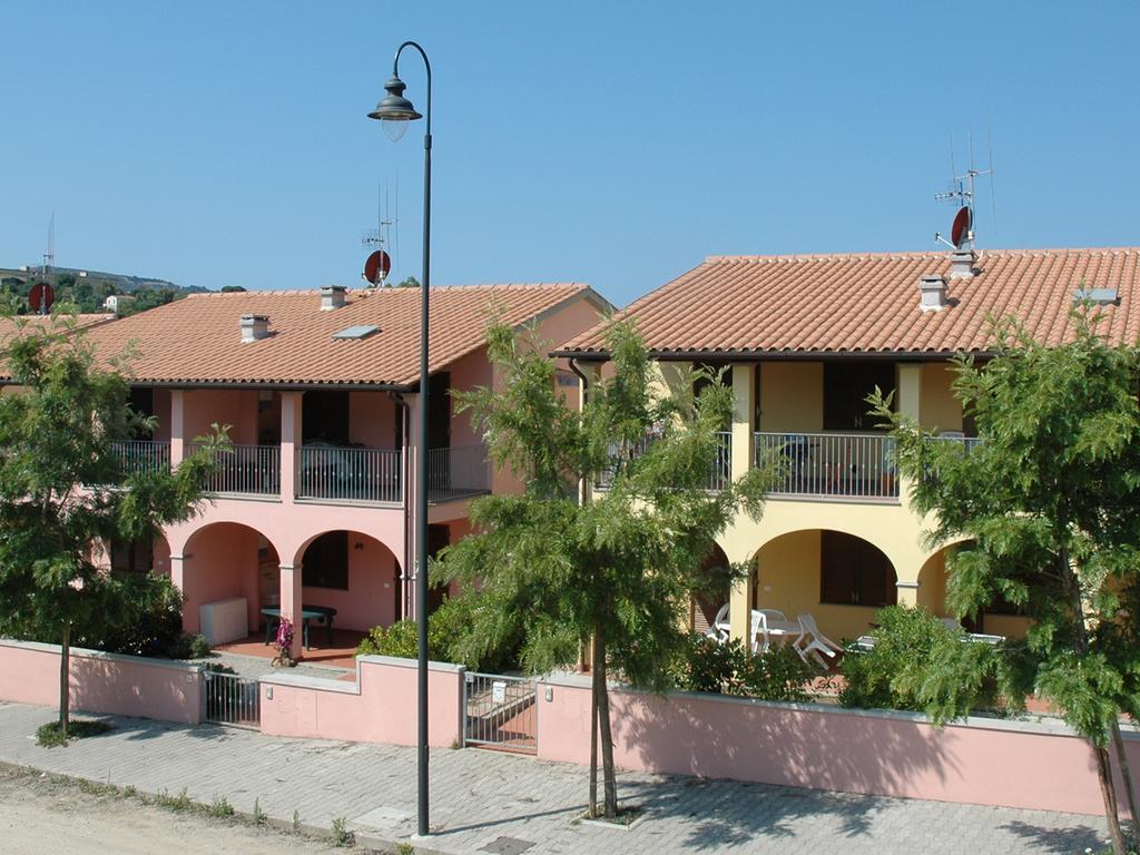 Baia Fiorita Apartamento Porto Azzurro Exterior foto