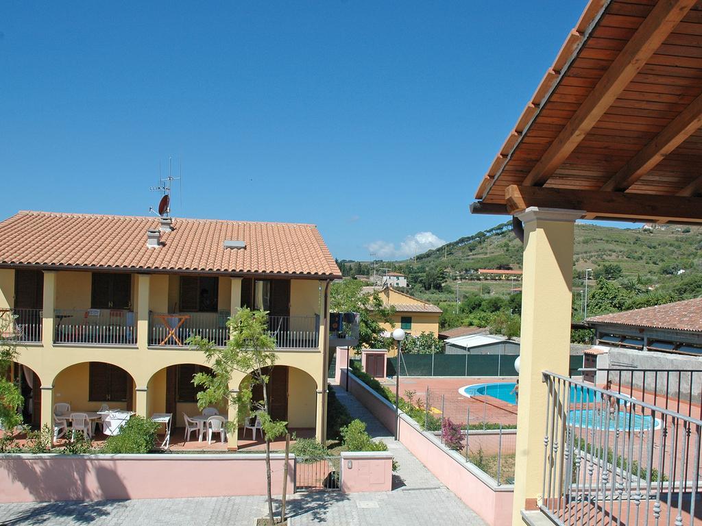 Baia Fiorita Apartamento Porto Azzurro Exterior foto